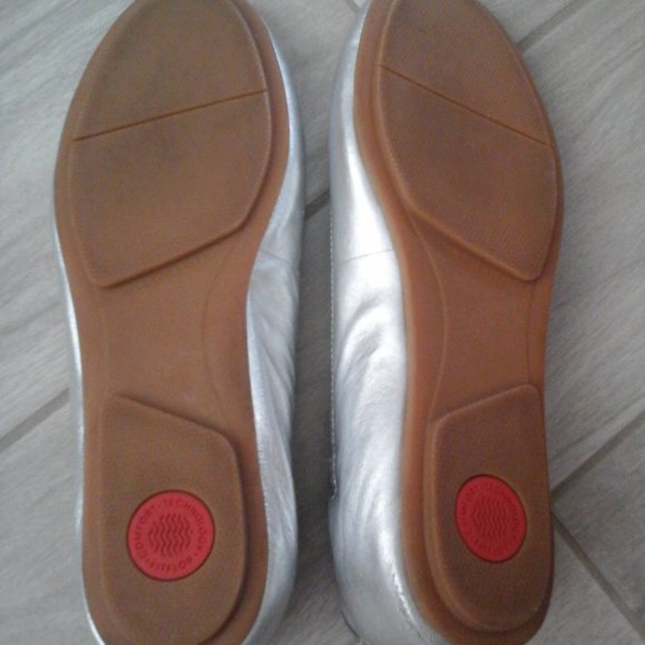 Fitflop Allegro Silver Leather Slip On Ballet Flats. Size 7.5 US (38.5 EU) - Picture 8 of 9